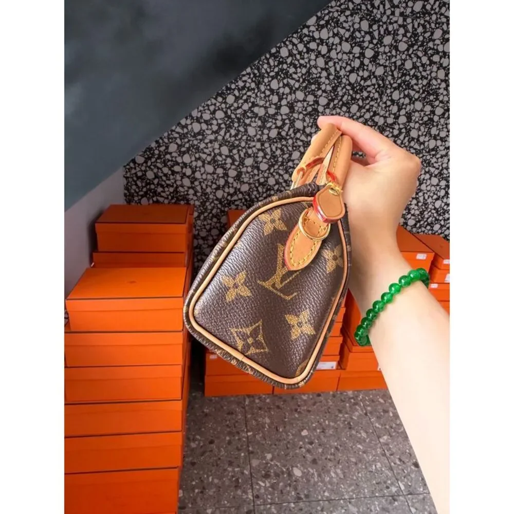 Louis Vuitton Women Pre-Loved Bag Brand New Condition